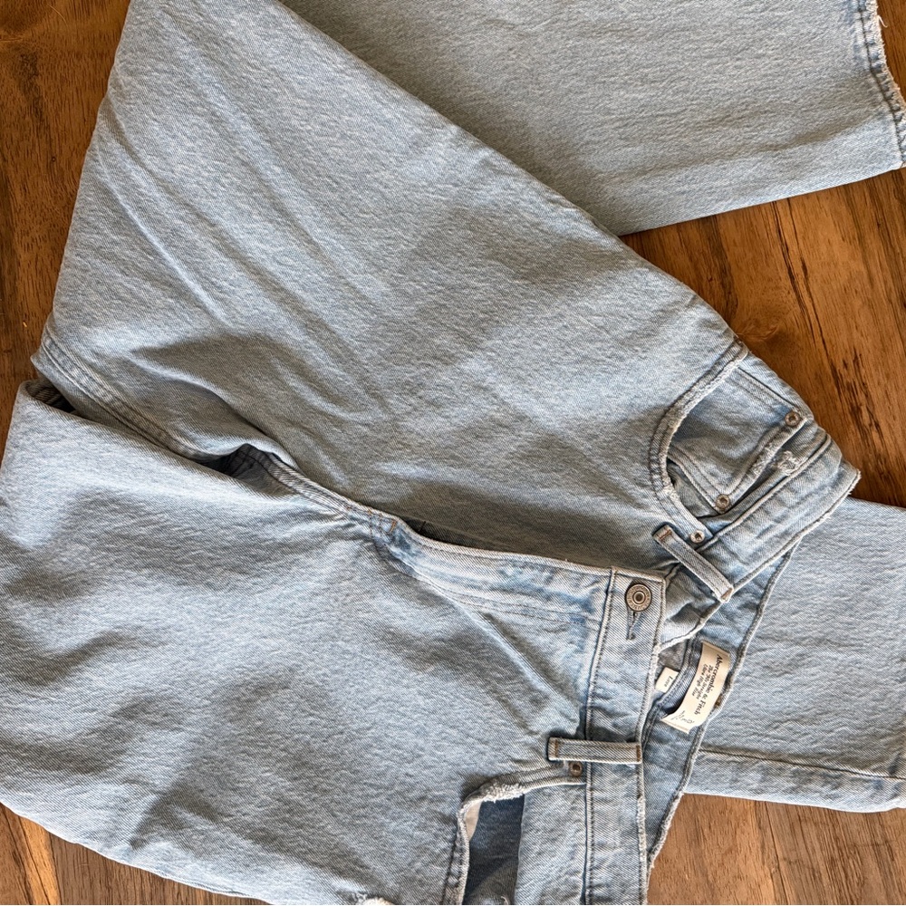 Abercrombie & Fitch Light Wash Straight Leg Jeans